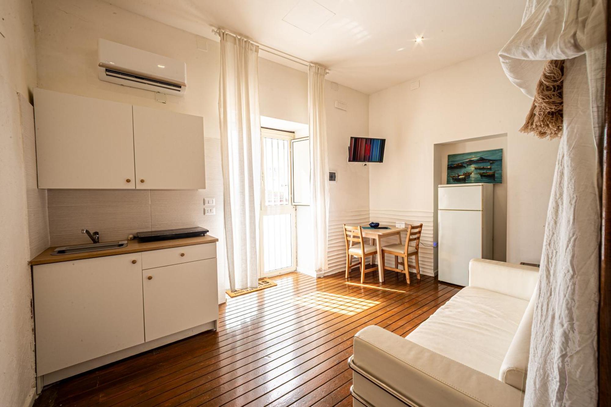 Mh Suites Rooms Apartments Bacoli Eksteriør bilde