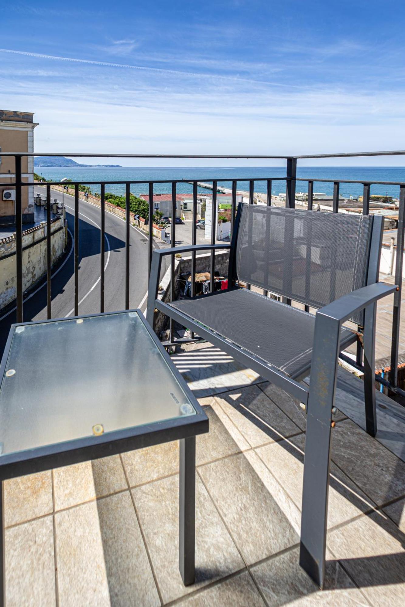 Mh Suites Rooms Apartments Bacoli Eksteriør bilde